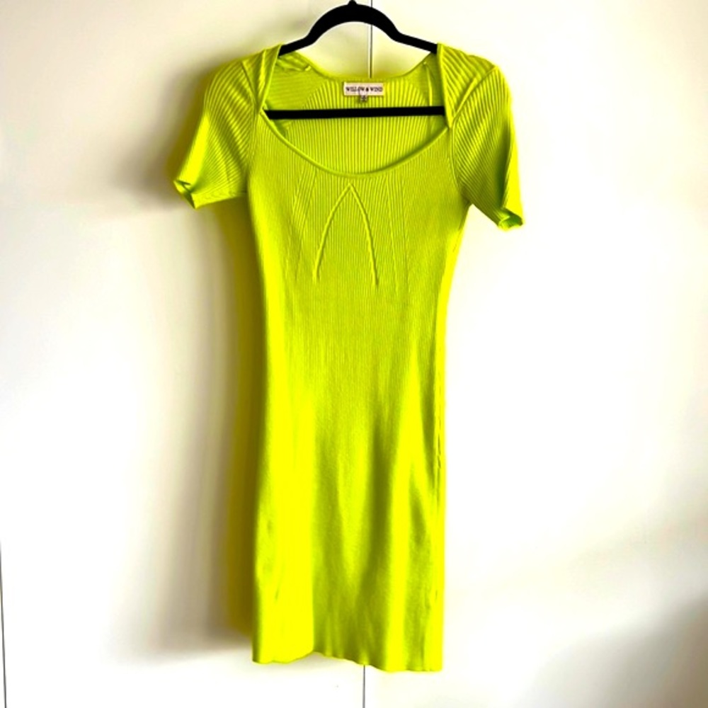 GREEN LIME rayon blend dress. Size S very stretchy